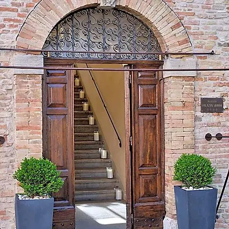 Hotel Palazzo Viviani - Castello Di Montegridolfo