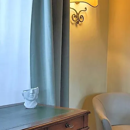 Palazzo Viviani - Castello Di Montegridolfo Hotel