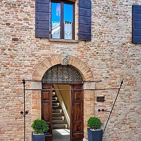 Hotel Palazzo Viviani - Castello Di Montegridolfo Saludecio