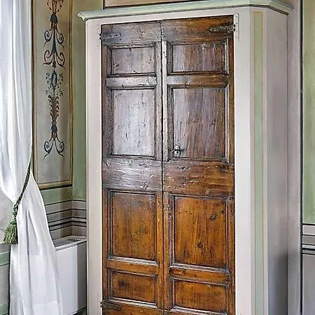 Palazzo Viviani - Castello Di Montegridolfo Hotel 4*