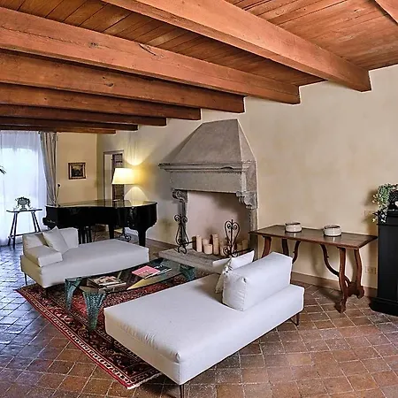 Hotel Palazzo Viviani - Castello Di Montegridolfo 4*