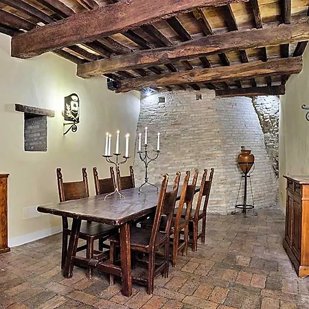 Hotel Palazzo Viviani - Castello Di Montegridolfo
